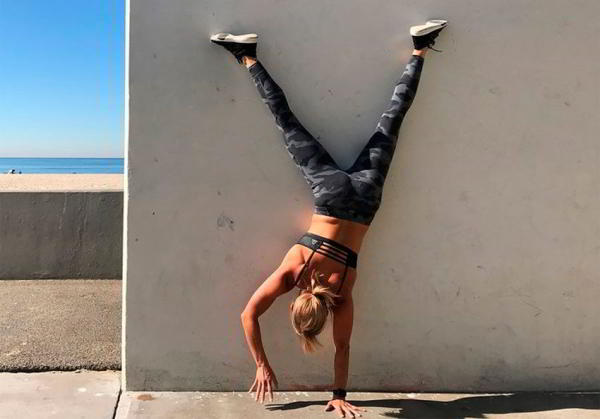 Как научиться стоять на руках