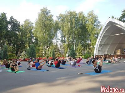 Скручивания из положения «сидя» Скручивания из положения «сидя»