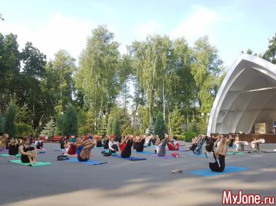 Скручивания из положения «сидя» Скручивания из положения «сидя»