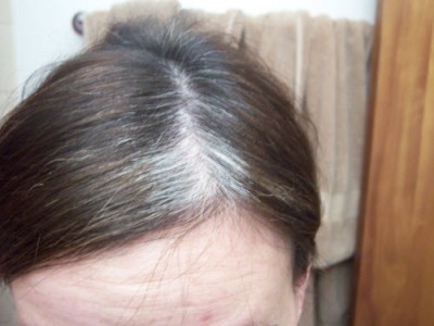 Как закрасить седину на темных волосах