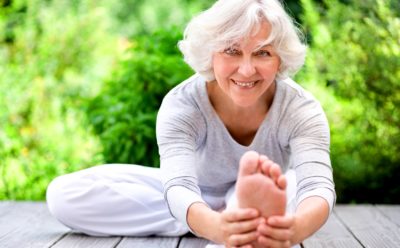 Все особенности йоги для женщин после 50-60: польза, комплекс для начинающих и рекомендации Все особенности йоги для женщин после 50-60: польза, комплекс для начинающих и рекомендации