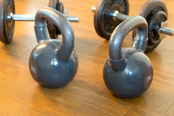Фитнес для начинающих: как выбрать вес снарядов для тренировки? Фитнес для начинающих: как выбрать вес снарядов для тренировки?
