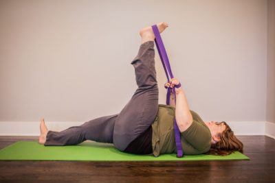 Лишний вес не помеха йоге: видео-комплексы упражнений для полных женщин Лишний вес не помеха йоге: видео-комплексы упражнений для полных женщин