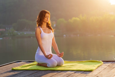 Снимите стресс и напряжение вместе с мощными медитациями для успокоения нервной системы Снимите стресс и напряжение вместе с мощными медитациями для успокоения нервной системы