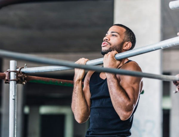 Подтягивания узким хватом Подтягивания узким хватом